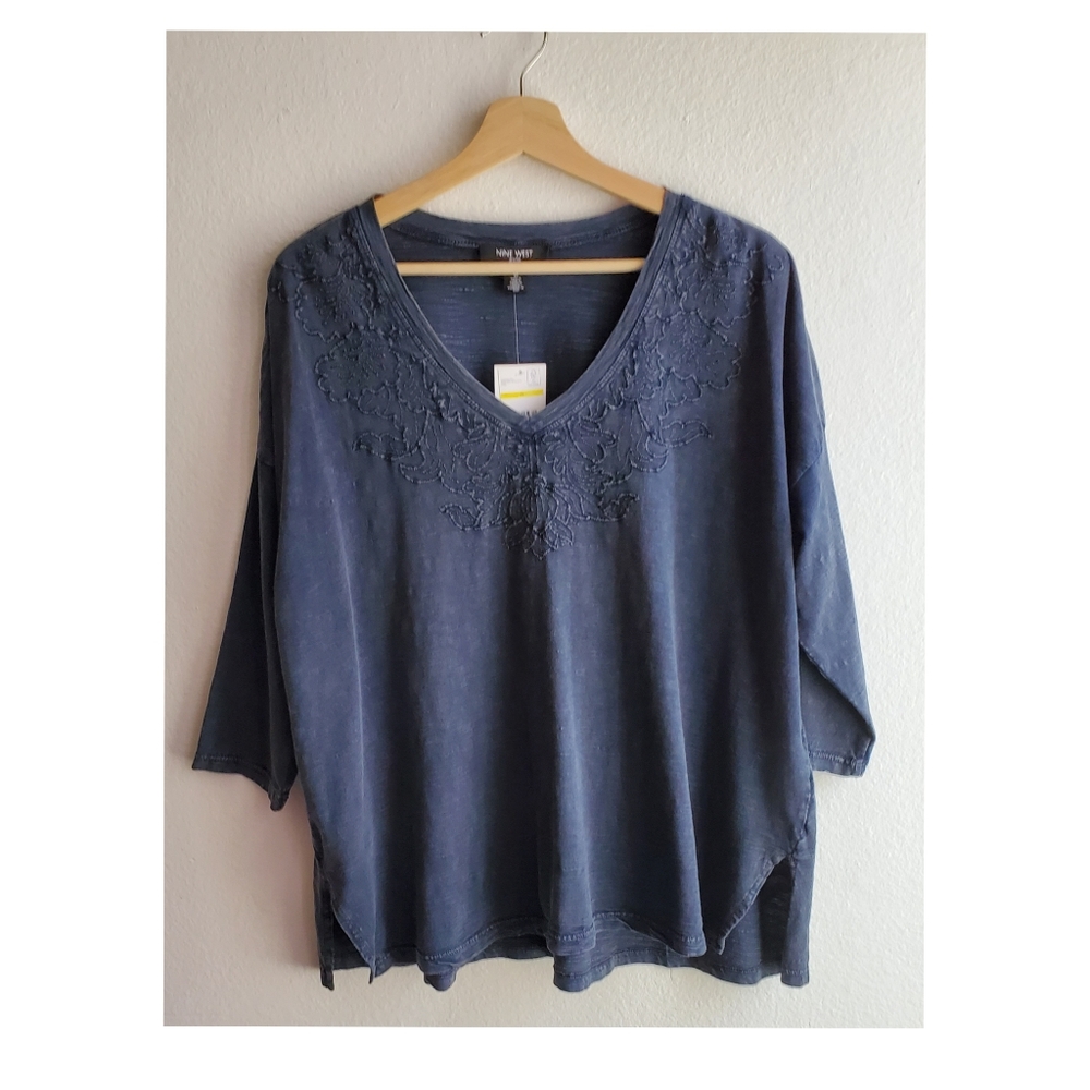 Nine West Top Embroidered detail Sz M Blue⚡️⚡️⚡️